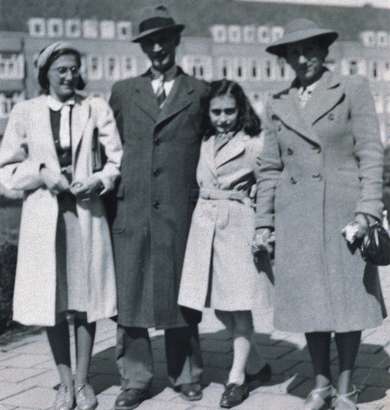 The Frank Family: Margot, Otto, Anne and Edith Frank on Merwedeplein in Amsterdam, 1941.